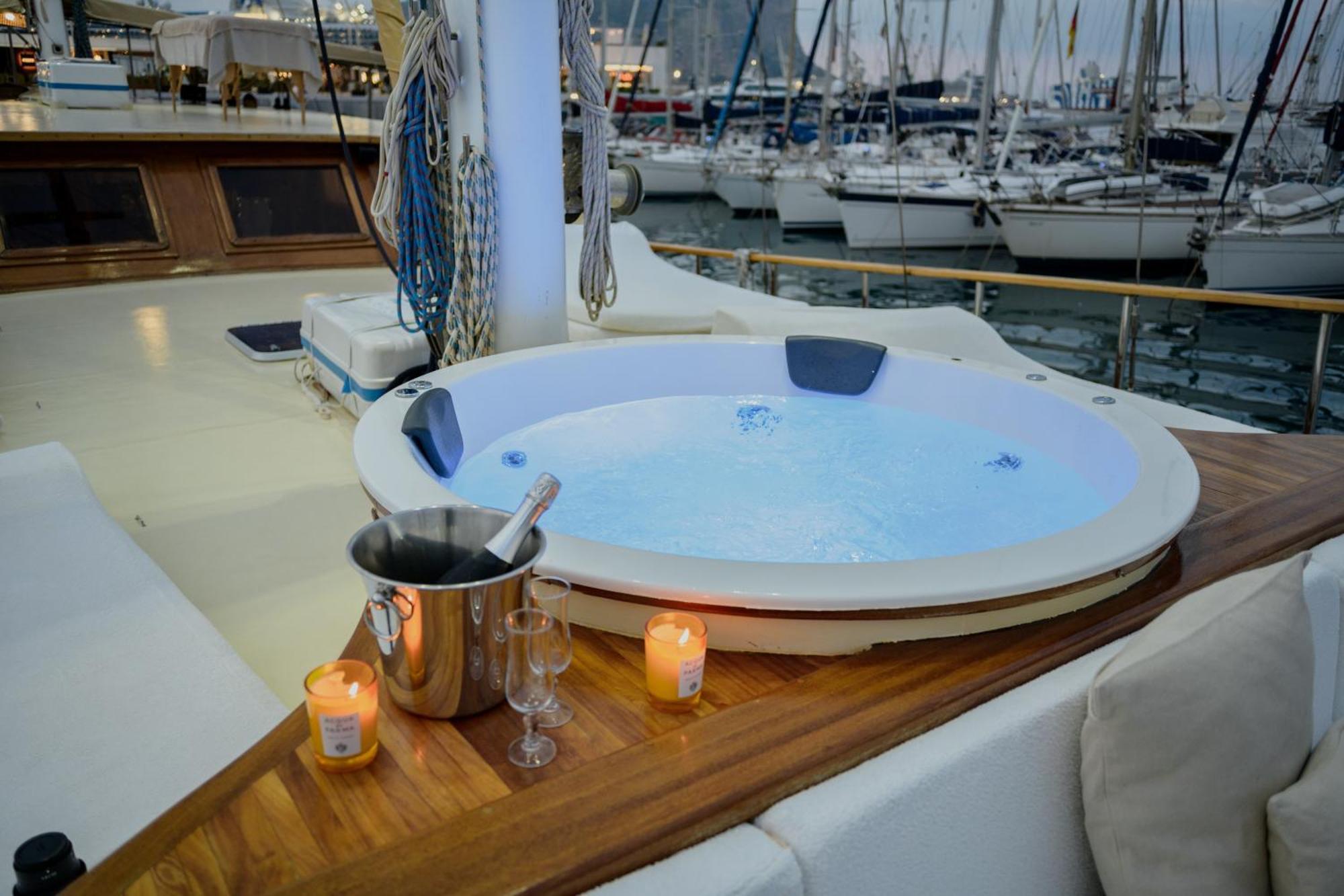 Sicily Sea Charter Caicco Hande Capo Galera ปาแลร์โม ภายนอก รูปภาพ